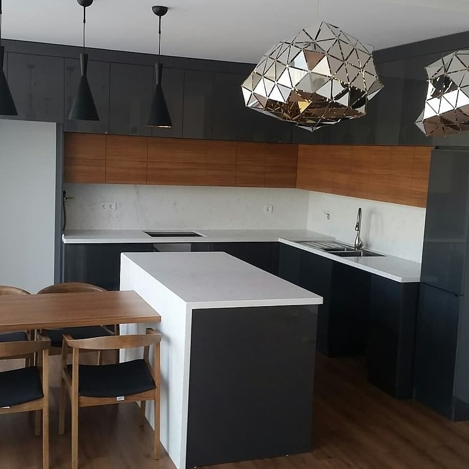 Villa Mutfağı — Adalı Antrasit & Ceviz Mutfak